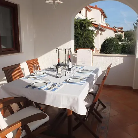 Feriehus Spacious In Dalmatia Tar-Vabriga