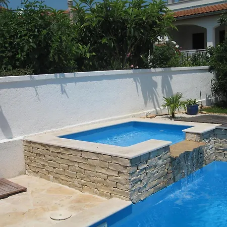Spacious In Dalmatia Feriehus Tar-Vabriga